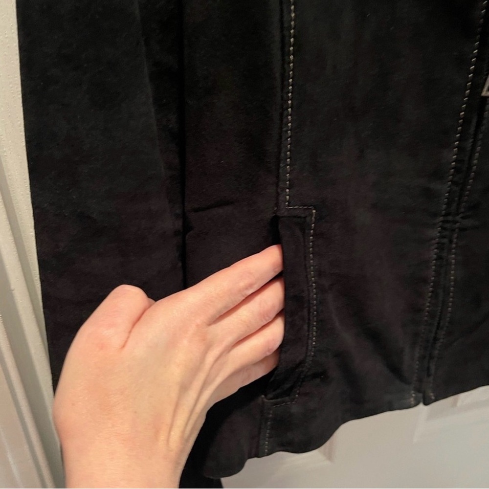 Danier Women's Black Suede Leather Jacket - Picture 8 of 9